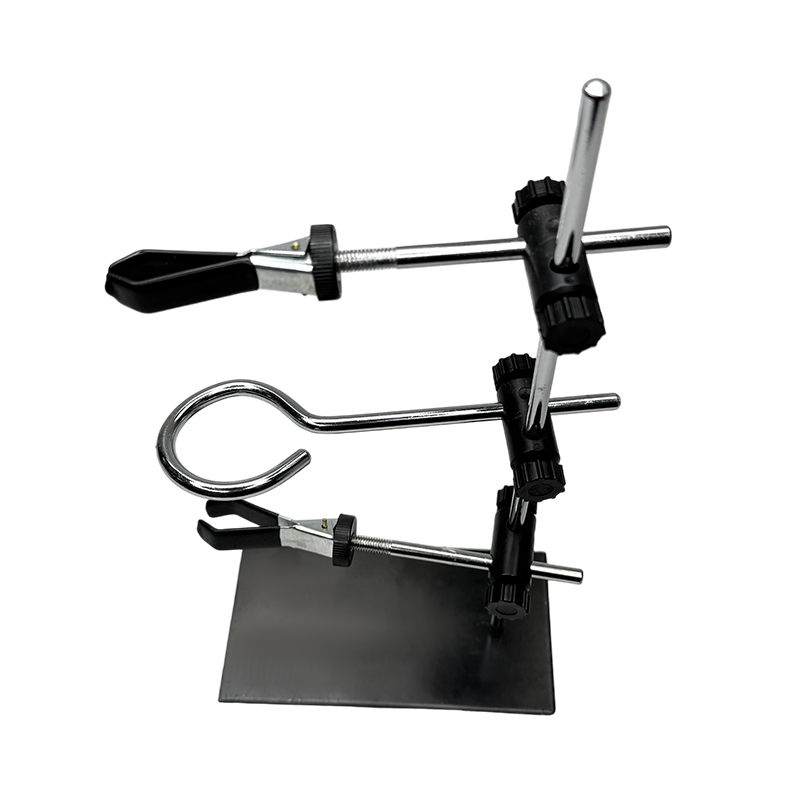 Support en fer de laboratoire utilisé pour fixer et soutenir divers instruments
