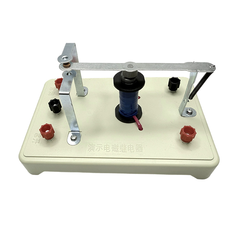 Démonstration de physique au collège, instrument d'enseignement des relais électromagnétiques